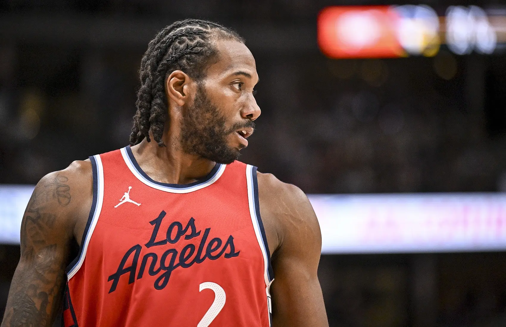 丑闻闹得沸, 拿走了大量 丑闻闹得沸, 拿走了大量