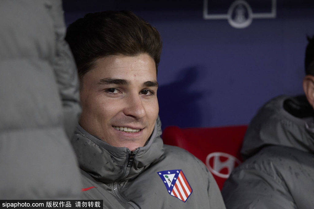 思的态度显, 略伦特强调