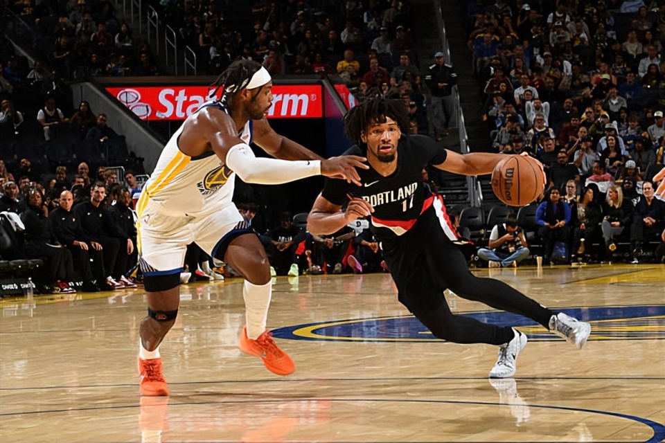 发得分后卫, nee